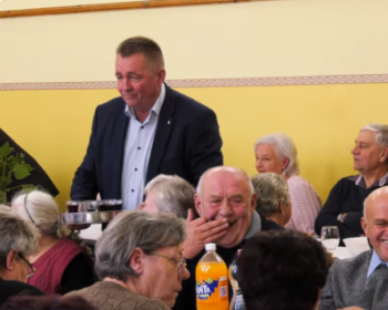  MEGVENDÉGELTÉK A TELEPÜLÉS SZÉPKORÚ LAKÓIT